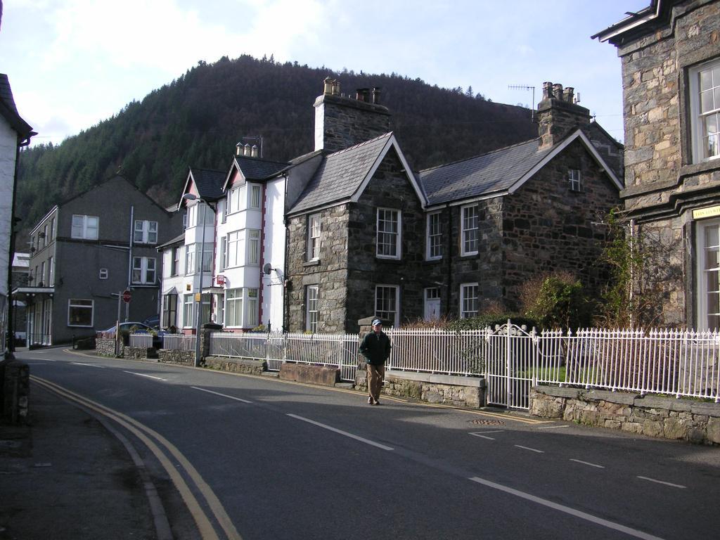 Ty Newydd Guest House Trefriw Exterior photo